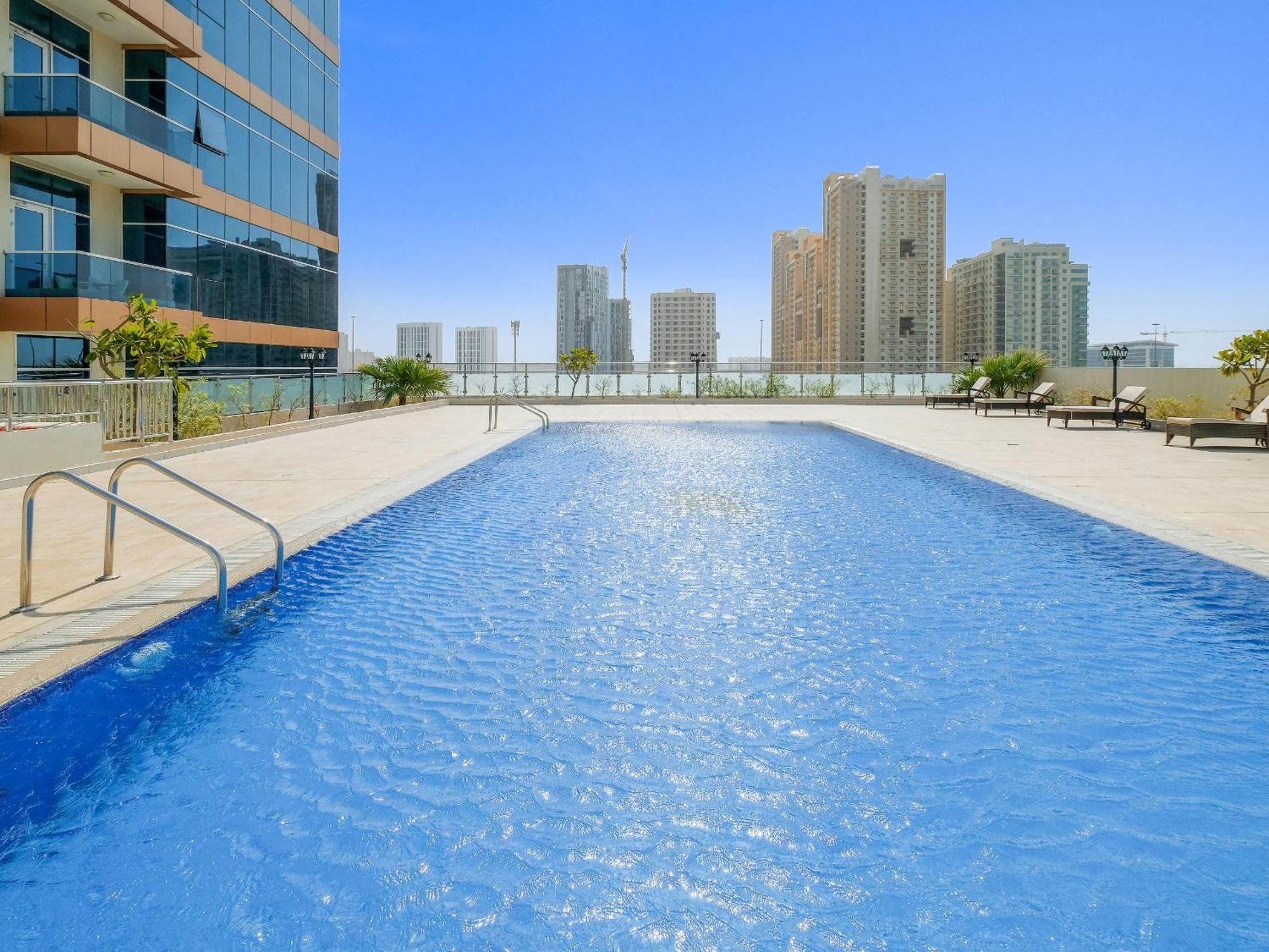 Apartment Elegant Urban In Al Manara Tower, Jvt *